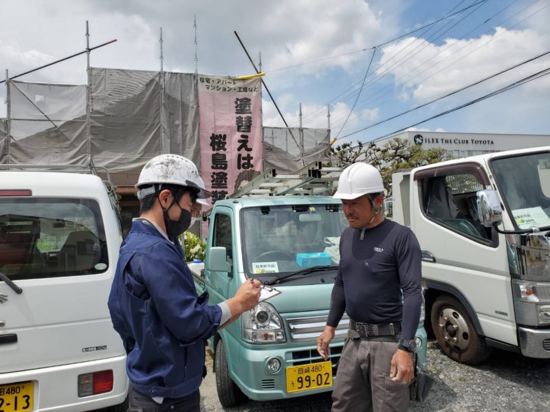 本日は安全パトロールと瓦職人